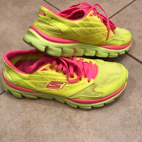 skechers on the go tennis shoes